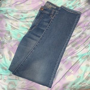 American eagle plain blue jeans